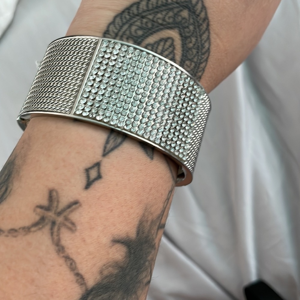 NWT Rhinestone silver bangle - Picture 5 of 5
